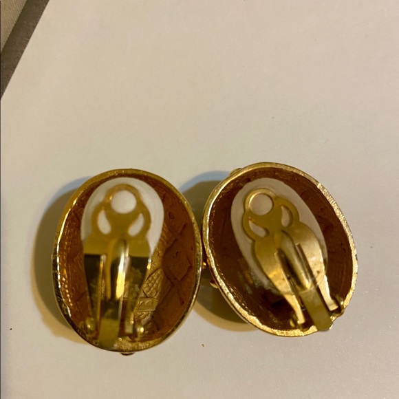 Maresco vintage clip on earrings - Picture 6 of 7